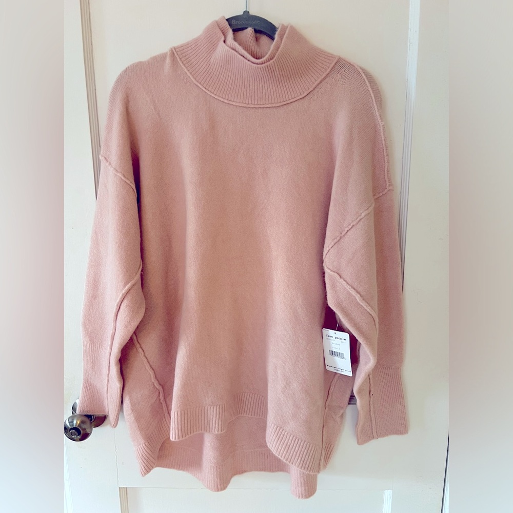 BRAND NEW Free People light pink sweater S/P w tags on